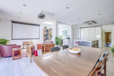 51 London Road, HP11 1BN-13.jpg