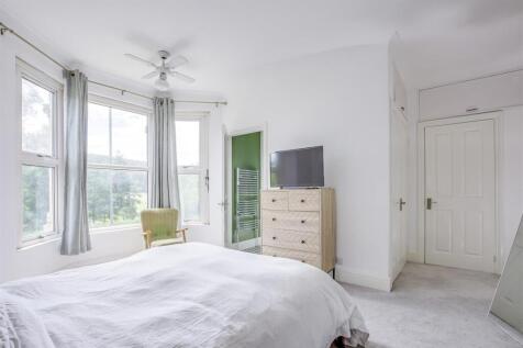 51 London Road, HP11 1BN-3.jpg