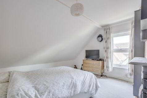 51 London Road, HP11 1BN-2.jpg