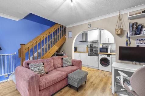 46 Lawsone Rise, HP13 5NS-6.jpg