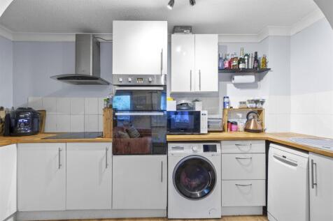 46 Lawsone Rise, HP13 5NS-8.jpg