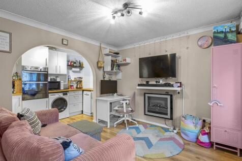 46 Lawsone Rise, HP13 5NS-5.jpg