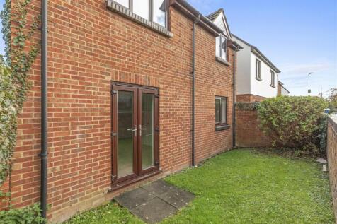 10 Windrush Court, HP13 7UL-11.jpg