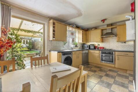 35 Deangarden Rise, HP11 1RF-8.jpg