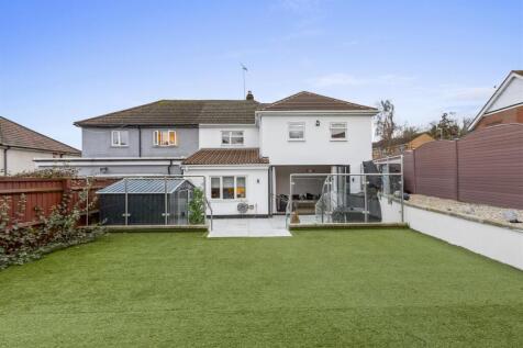 40 Rosebery Ave, HP13 7AL-4.jpg