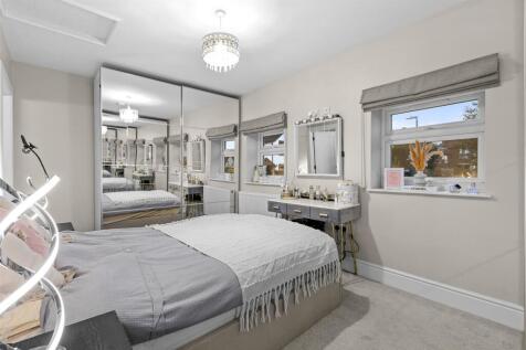 40 Rosebery Ave, HP13 7AL-14.jpg