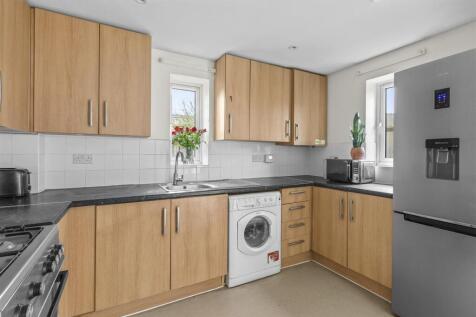 1 Terriers End, HP13 7DB-6.jpg