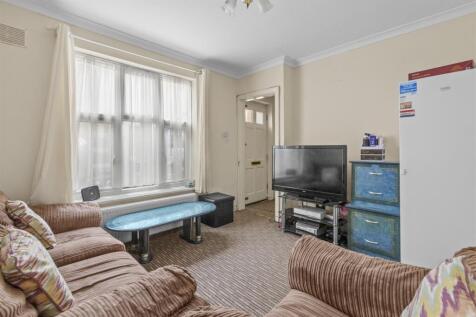 60 Underwood Rd, HP13 6YB-5.jpg