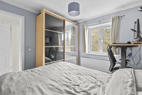 141d Totteridge Rd, HP13 6HR-3.jpg