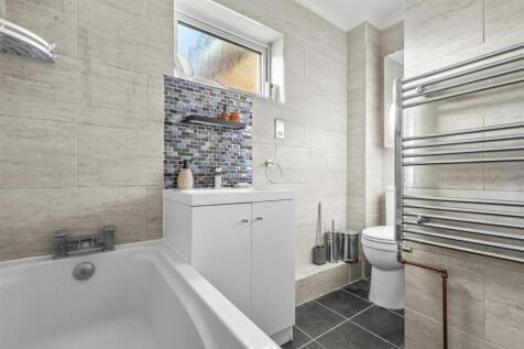 141d Totteridge Rd, HP13 6HR-4.jpg