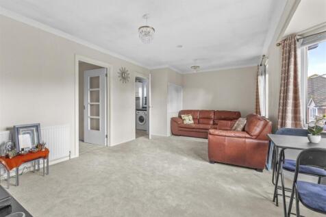 141d Totteridge Rd, HP13 6HR-5.jpg