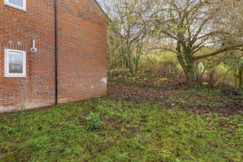 141d Totteridge Rd, HP13 6HR-11.jpg