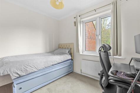 141d Totteridge Rd, HP13 6HR-1.jpg