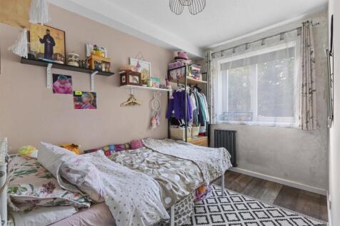 20 Davies Court, Carrington Rd, HP12 3JF-2.jpg