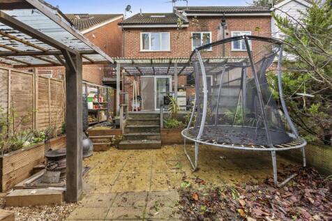 20 Davies Court, Carrington Rd, HP12 3JF-11.jpg