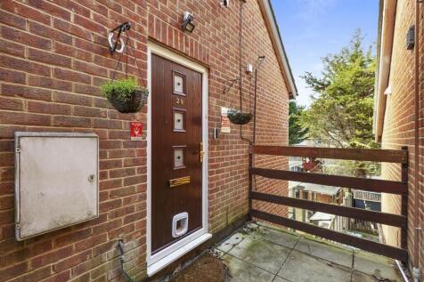 20 Davies Court, Carrington Rd, HP12 3JF-13.jpg