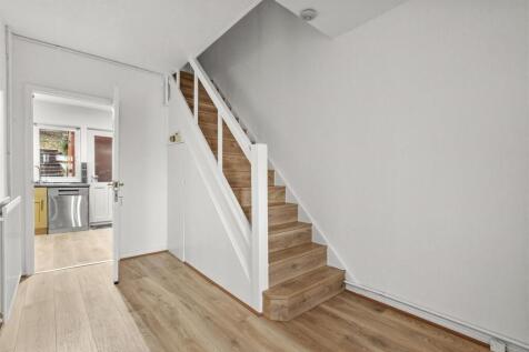 99 Hawthorne Rd, HP13 7ES-5.jpg