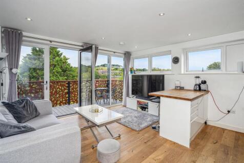 31 Westfields House-1.jpg