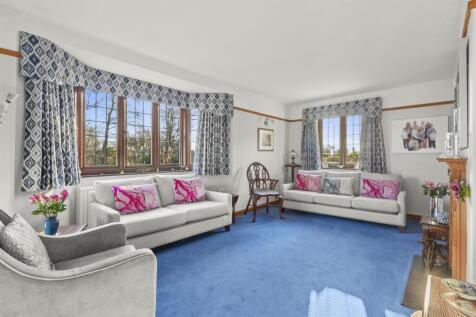 15 Pretoria Rd, HP13 6QW-11.jpg