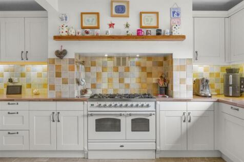 15 Pretoria Rd, HP13 6QW-17.jpg