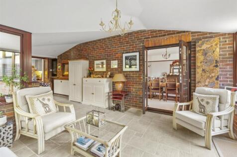 15 Pretoria Rd, HP13 6QW-10.jpg