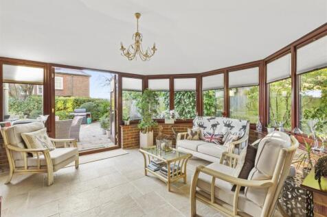 15 Pretoria Rd, HP13 6QW-9.jpg