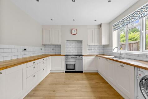 93 Southfield Road, HP13 5LB-7.jpg