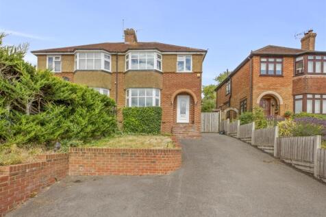 93 Southfield Road, HP13 5LB-14.jpg