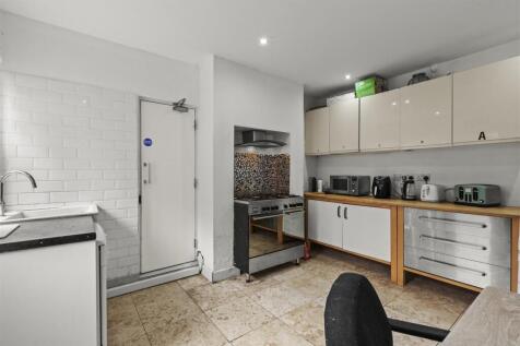 186 Hughenden Road, H13 5PD-12.jpg
