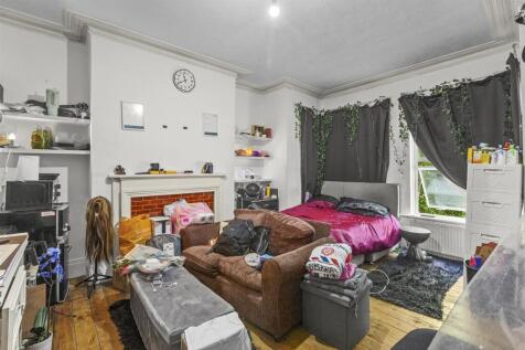 186 Hughenden Road, H13 5PD-5.jpg