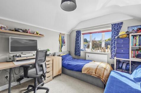 Regis, Valley Road, HP14 4LW-8.jpg