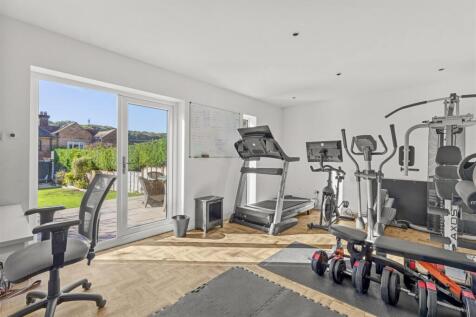 Regis, Valley Road, HP14 4LW-23.jpg