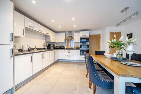 1362852-3-68dffc4...