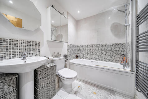 1362852-5-68dffc6...