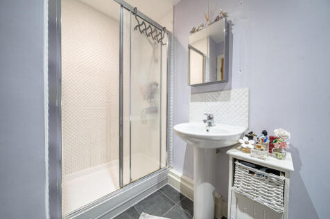 1362852-6-68dffc7...