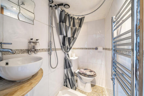 1371564-9-68f79d2...