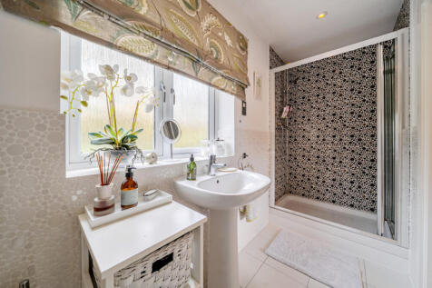 1376115-16-690b61...