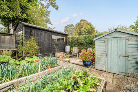 1369219-9-68efbf5...