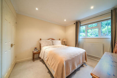 1363196-1-68e5304...