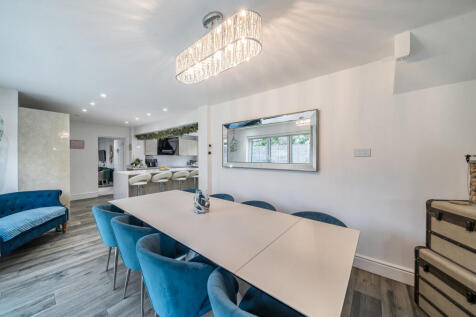 1370449-7-68f2631...