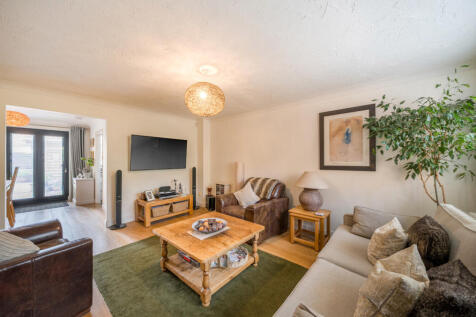 1376434-7-690b22a...