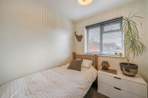 1376434-2-690b225...