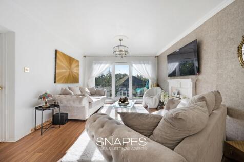 Lounge &amp; Dining Area