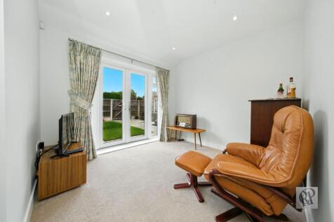 Bedroom 2 (Sitting Room)