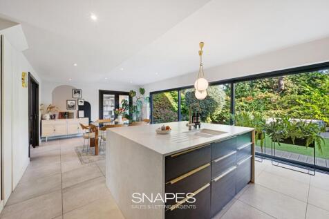Family Dining Kitchen