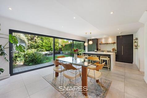 Family Dining Kitchen