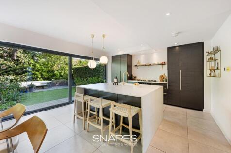 Family Dining Kitchen