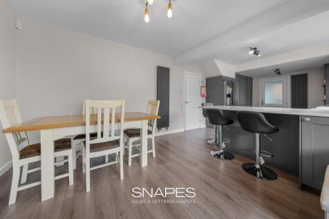 Dining + Sitting Area