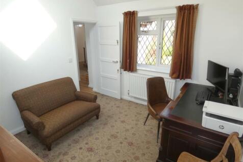 Study/5th Bedroom