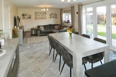 Dining/Family Room